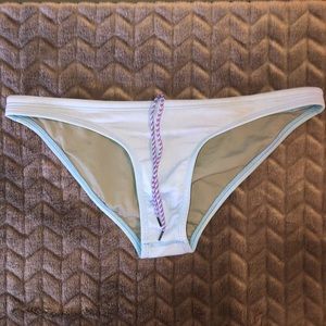 LIKE NEW Jolyn bikini bottoms